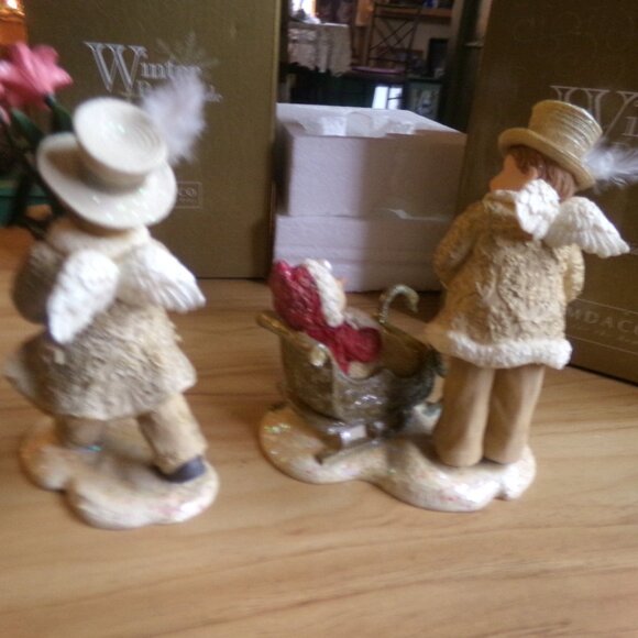 2004 set of 2 winter promenade figures. - Picture 3 of 4